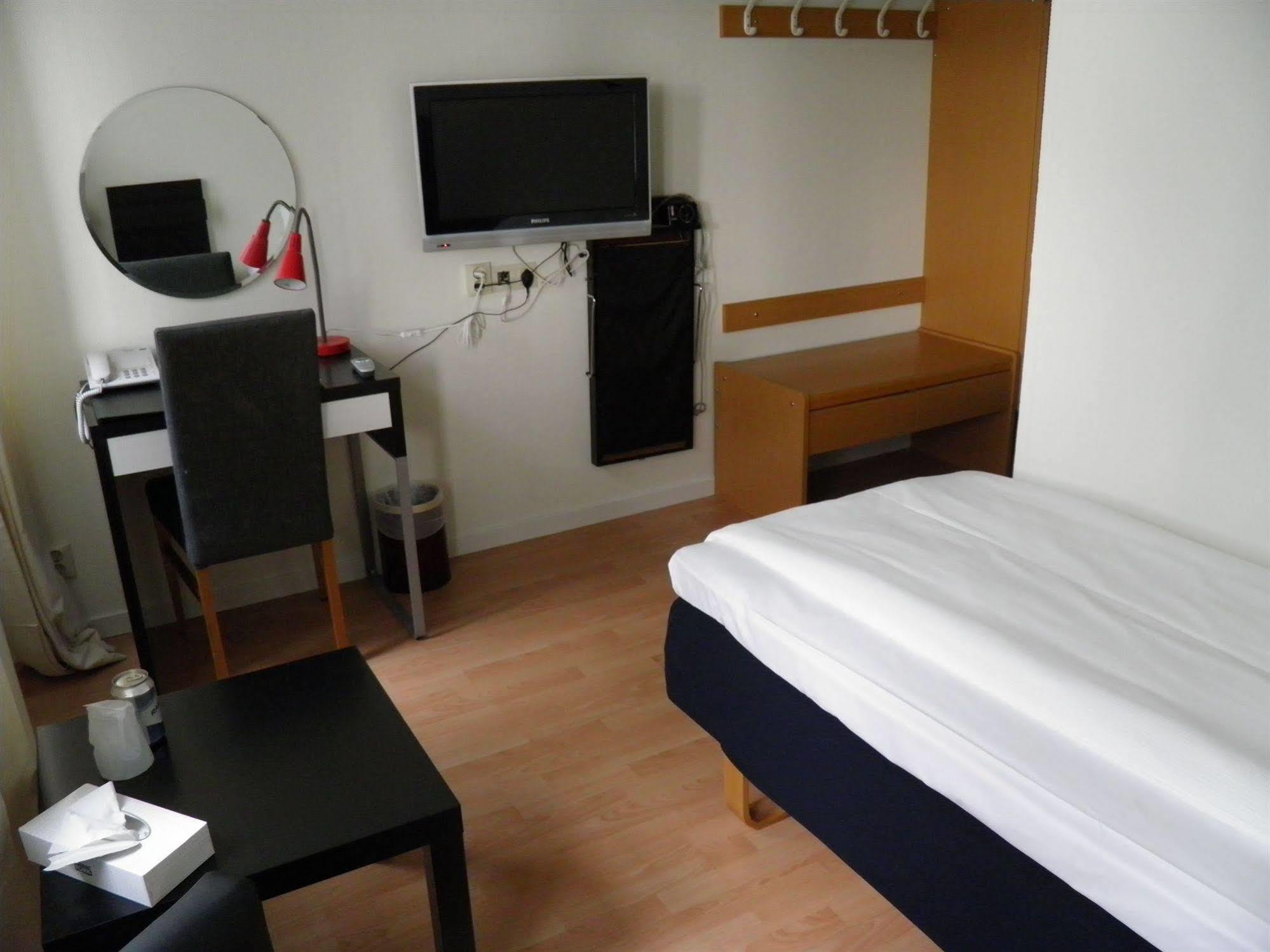 Euroway Hotel Gothenburg Bagian luar foto